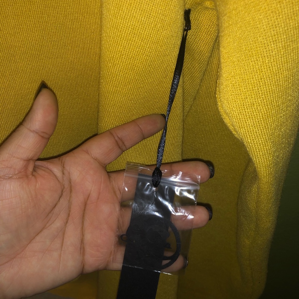 Sweater - Picture 5 of 5
